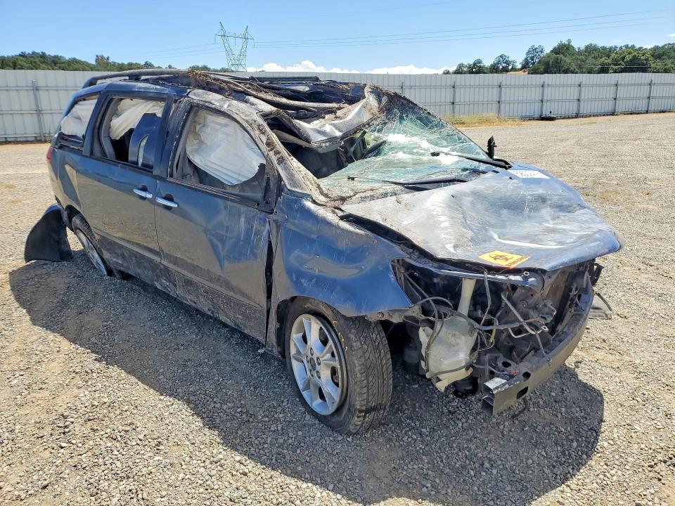 2006 Toyota Sienna VIN 5TDZA22C46S566238 COPART salvage auction — ROLLOVER, Ca - Salvage Certificate, sold $225 on 2026-07-24 (photo 4)
