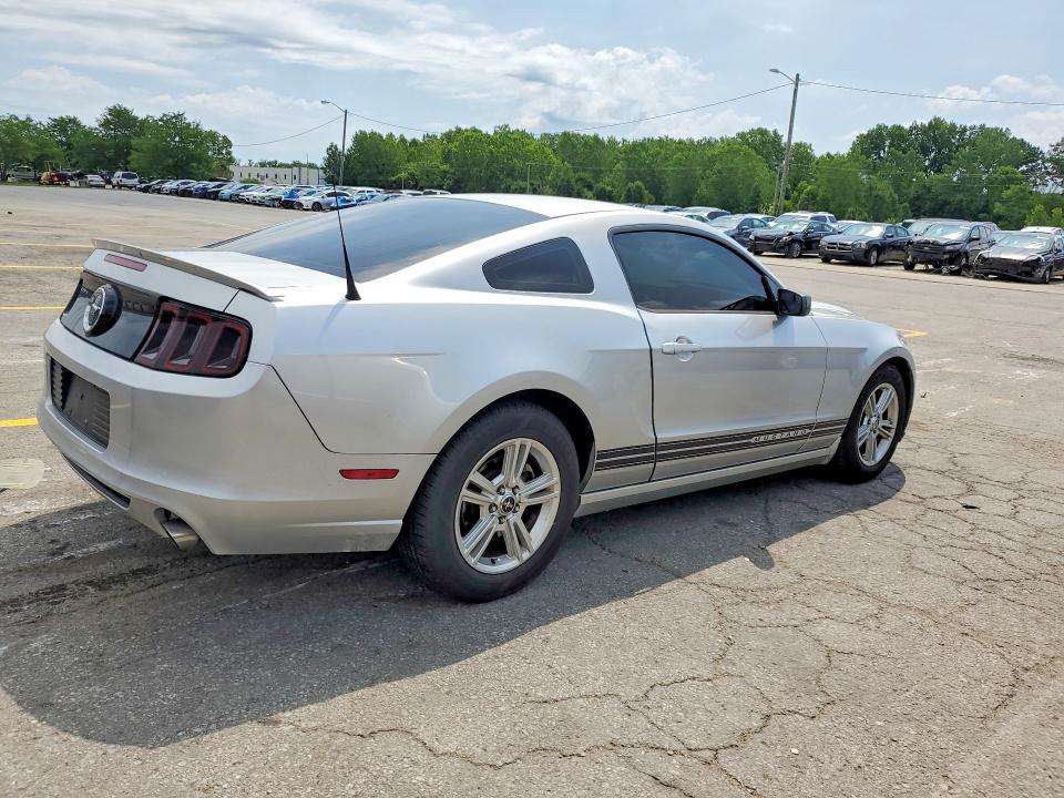 2013 Ford VIN 1ZVBP8AM3D5220873 COPART salvage auction — MINOR DENT/SCRATCHES, Ky - Certificate Of Title, sold $1,600 on 2026-07-02 (photo 3)