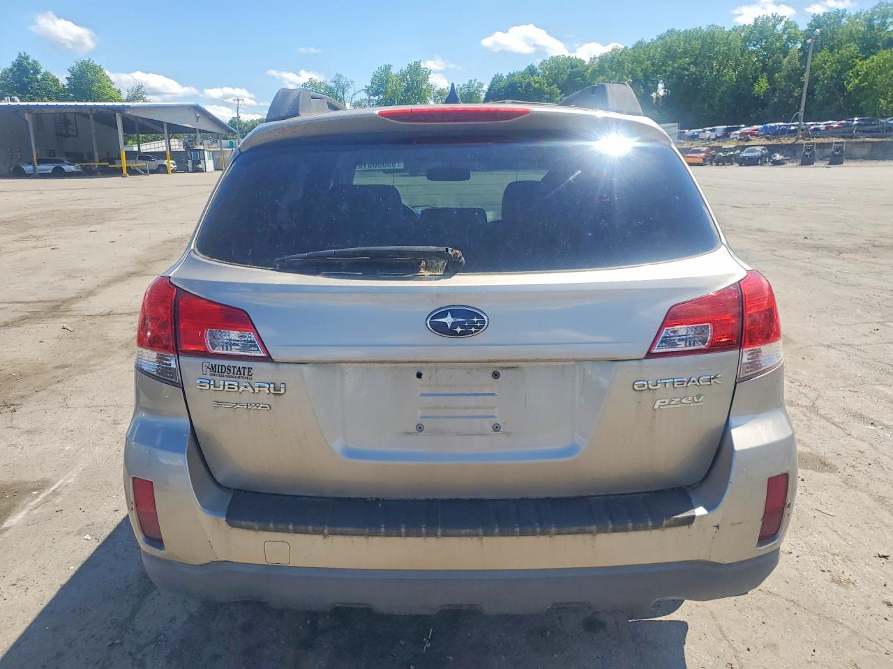 2014 Subaru Outback VIN 4S4BRBCC3E3204406 COPART salvage auction — Minor Dent/Scratches, KY - RED SALVAGE NON-REBUILDABLE, sold $450 on 2026-08-13 (photo 6)