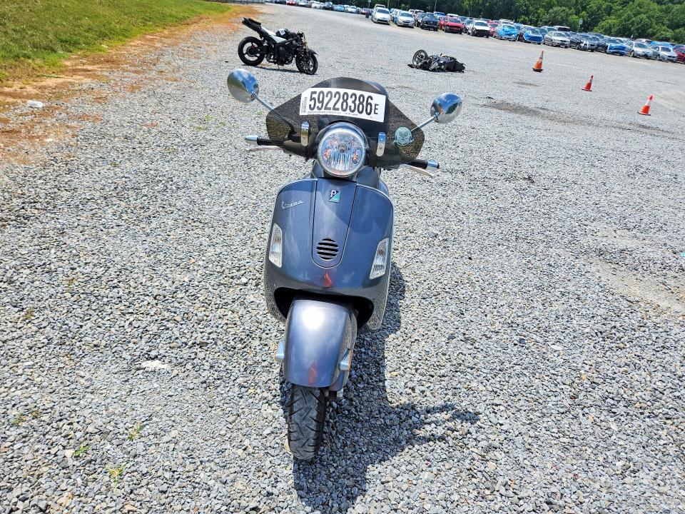 2004 Vespa Granturismo VIN ZAPM319K345001640 COPART salvage auction — MINOR DENT/SCRATCHES, Sc - Dealer Only Clean Title, sold $700 on 2026-07-08 (photo 2)