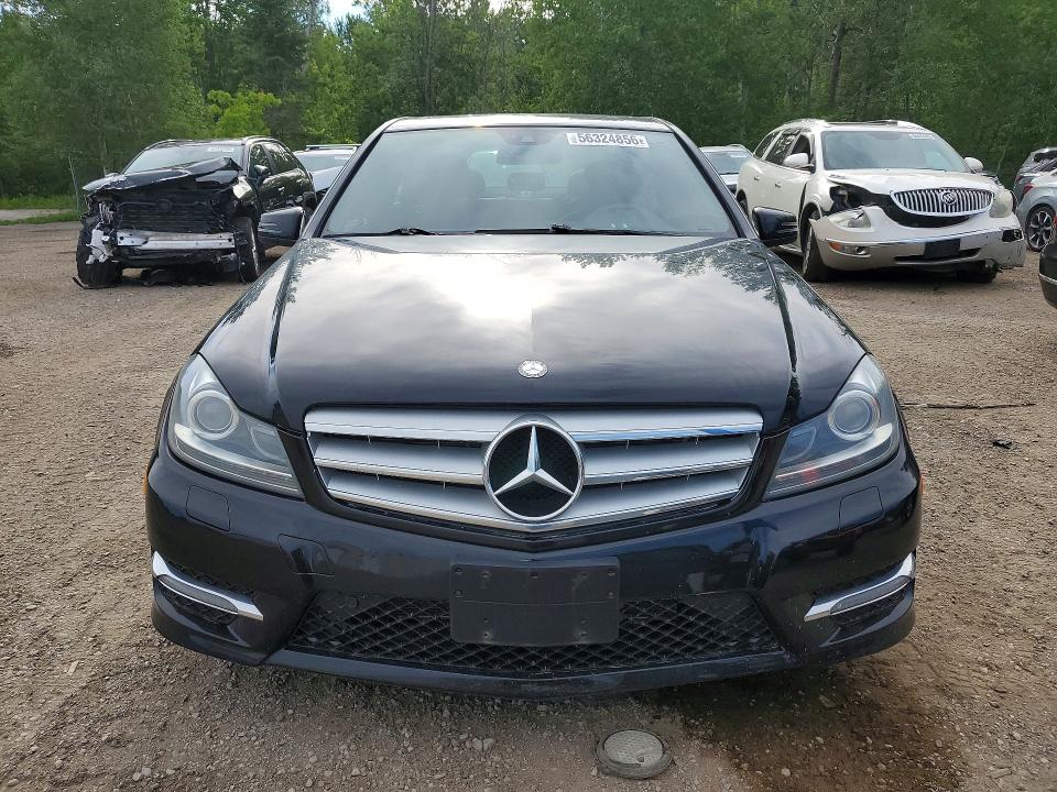 2013 Mercedes-benz C-klasse VIN WDDGF8ABXDA813914 COPART salvage auction — SIDE, On - Permit No Brand - Unfit, sold $1,550 on 2026-07-09 (photo 5)