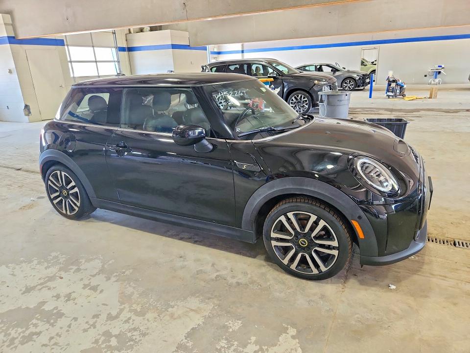 2022 Mini Cooper VIN WMW13DJ04N2R01057 COPART salvage auction — SIDE, Va - Cert Of Title - Salvage, sold $3,150 on 2026-07-24 (photo 4)