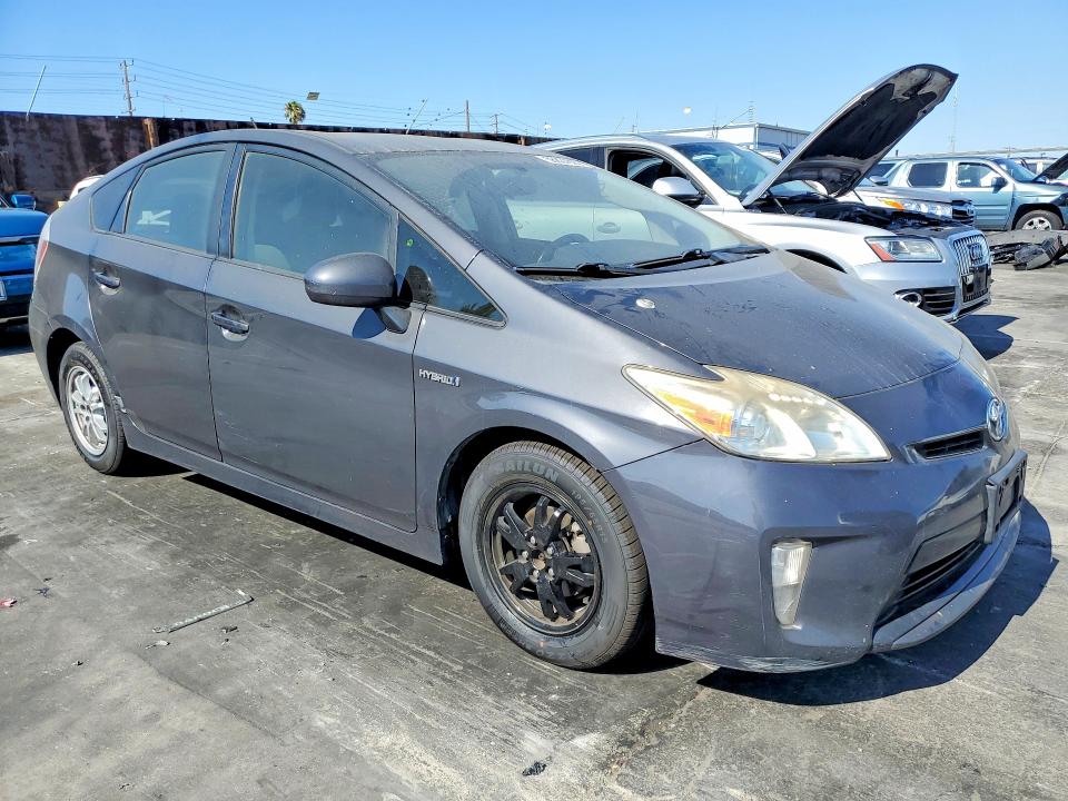 2015 Toyota Prius VIN JTDKN3DU6F0479929 COPART salvage auction — SIDE, Ca - Dis/Dlr/Exp Only Clean Title, sold $575 on 2026-07-06 (photo 4)