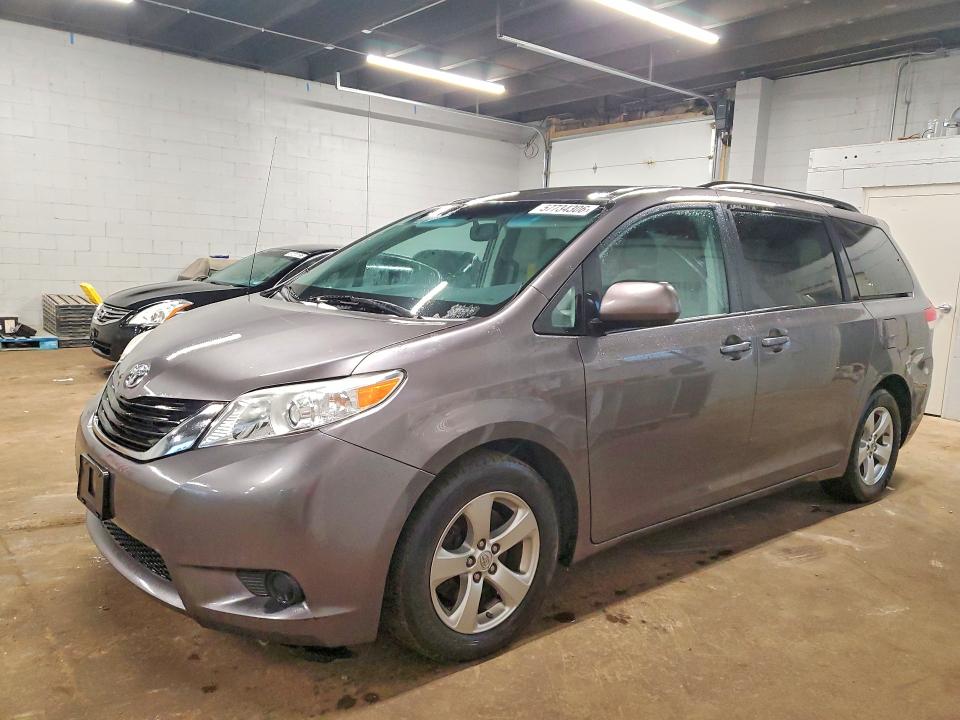 2013 Toyota Sienna VIN 5TDKK3DC3DS389762 COPART salvage auction — HAIL, Ia - Cert Of Title-Salvage Title, sold $200 on 2026-07-15 (photo 1)