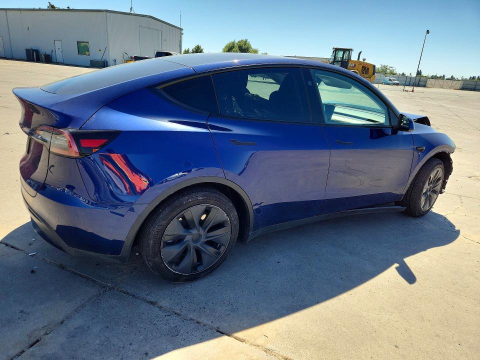 2024 Tesla Model y VIN 7SAYGDED7RF127122 COPART salvage auction — FRONT END, Ca - Salvage Certificate, sold $12,700 on 2026-07-13 (photo 3)