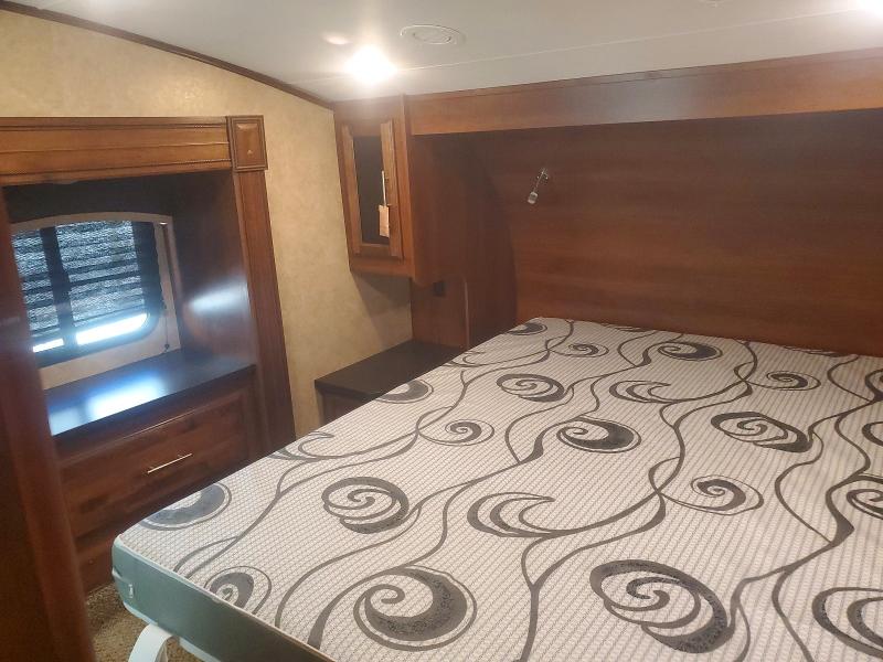 2018 Jay Trailers VIN 1UJCJ0BP511PN0400 COPART salvage auction — VANDALISM, IA - CERTIFICATE OF TITLE, sold $675 on 2026-08-18 (photo 5)