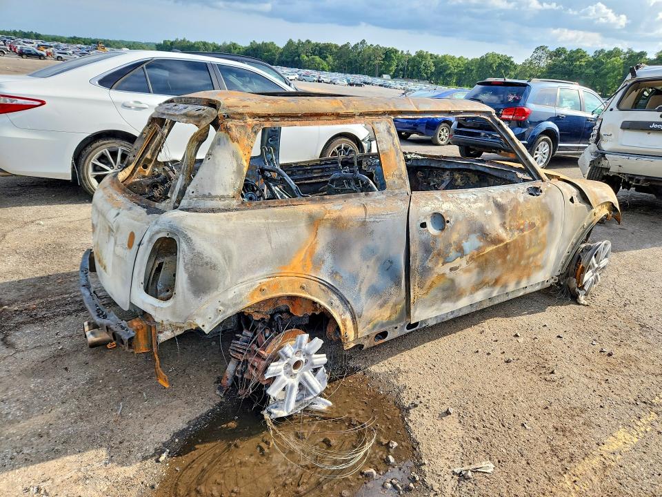 2012 Mini Cooper VIN WMWSV3C59CTY16627 COPART salvage auction — BURN, AL - CERT OF TITLE-PARTS ONLY SALVG, sold $225 on 2026-07-20 (photo 3)