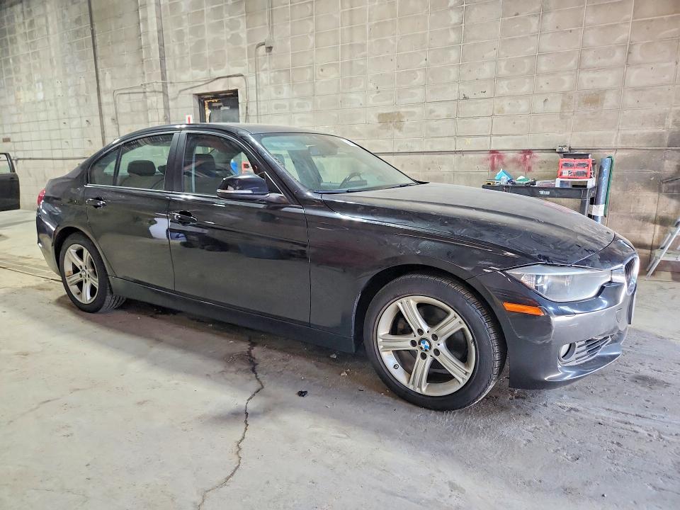 2013 BMW 3er VIN WBA3B3C51DJ976205 COPART salvage auction — MECHANICAL, Mn - Certificate Of Title, sold $725 on 2026-07-28 (photo 4)