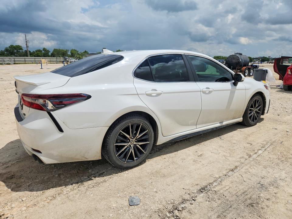 2022 Toyota Camry VIN 4T1T11AKXNU658193 COPART salvage auction — WATER/FLOOD, TX - SALVAGE TITLE-FLOOD DAMAGE, sold $9,500 on 2026-07-02 (photo 3)