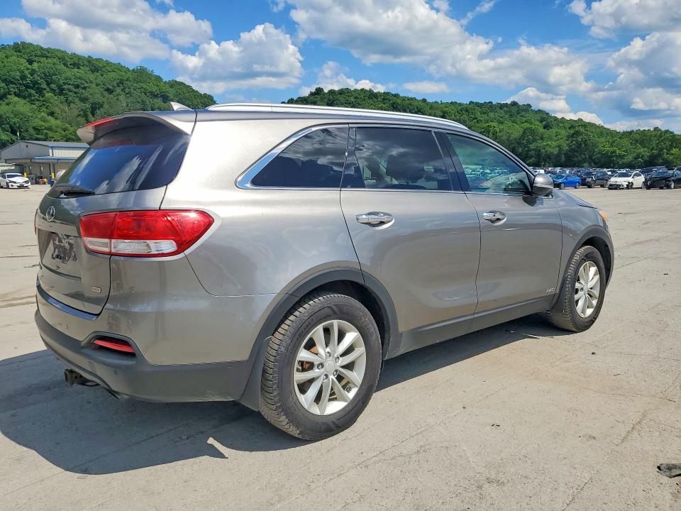 2017 Kia Sorento VIN 5XYPGDA31HG291981 COPART salvage auction — MINOR DENT/SCRATCHES, Mt - Certificate Of Title, sold $1,850 on 2026-07-23 (photo 3)