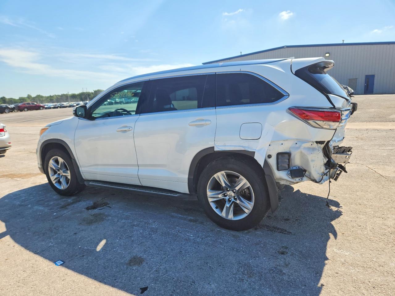 2015 Toyota Highlander VIN 5TDYKRFH8FS082189 COPART salvage auction — Rear End, OK - CERT OF TITLE-SALVAGE, sold $5,500 on 2026-07-09 (photo 2)