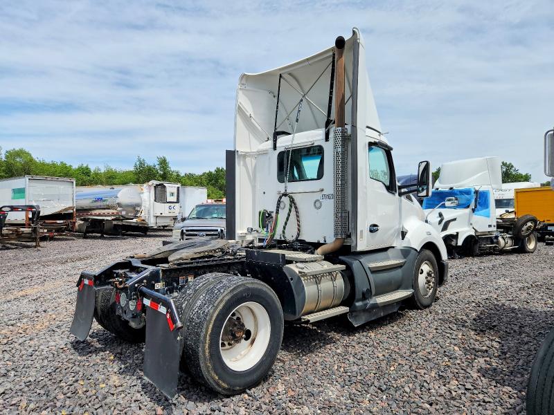 2021 Kenworth T680 VIN 1XKYA48X5MJ440616 COPART salvage auction — NORMAL WEAR, IN - CERTIFICATE OF TITLE, sold $8,000 on 2026-07-07 (photo 4)