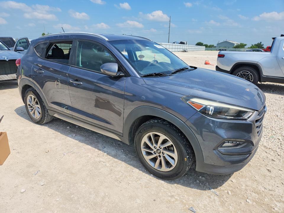 2017 Hyundai Tucson VIN KM8J3CA41HU334584 COPART salvage auction — VANDALISM, Tx - Certificate Of Title, sold $100 on 2026-07-30 (photo 4)