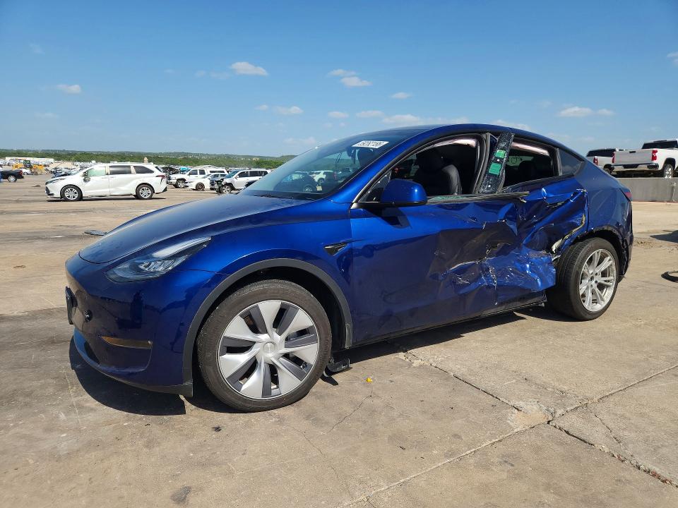 2023 Tesla Model y VIN 7SAYGDEEXPA064469 COPART salvage auction — SIDE, TX - SALVAGE VEHICLE TITLE (P), sold $5,900 on 2026-07-16 (photo 1)
