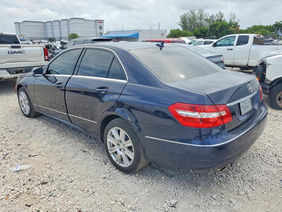 2012 Mercedes-benz E-klasse VIN WDDHF8JBXCA552271 COPART salvage auction — SIDE, Fl - Cert Of Title Slvg Rebuildable, sold $1,950 on 2026-07-17 (photo 2)