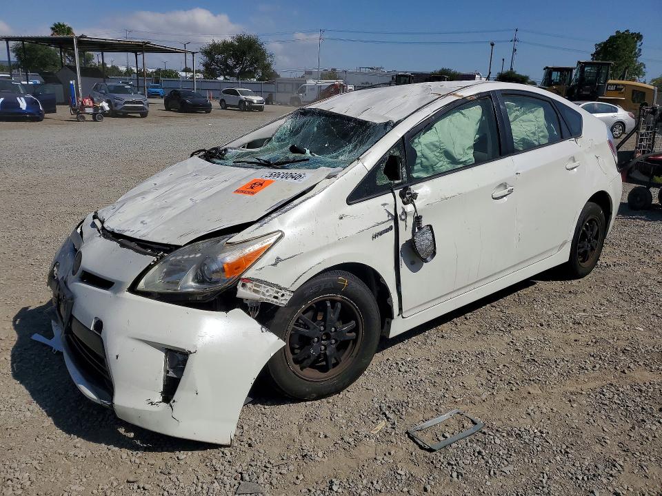 2015 Toyota Prius VIN JTDKN3DU5F0398601 COPART salvage auction — ROLLOVER, Salvage Title, sold $550 on 2026-07-17 (photo 1)