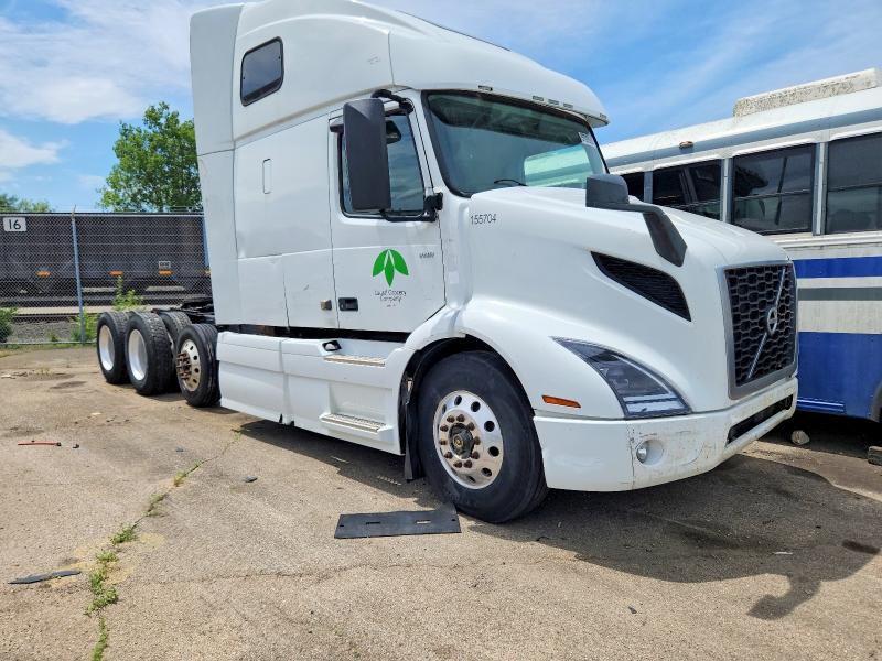 2020 Volvo Vnr VIN 4V4WC9EH6LN247412 COPART salvage auction — FRONT END, Oh - Cert Of Title-Salvage, sold $8,600 on 2026-07-23 (photo 1)