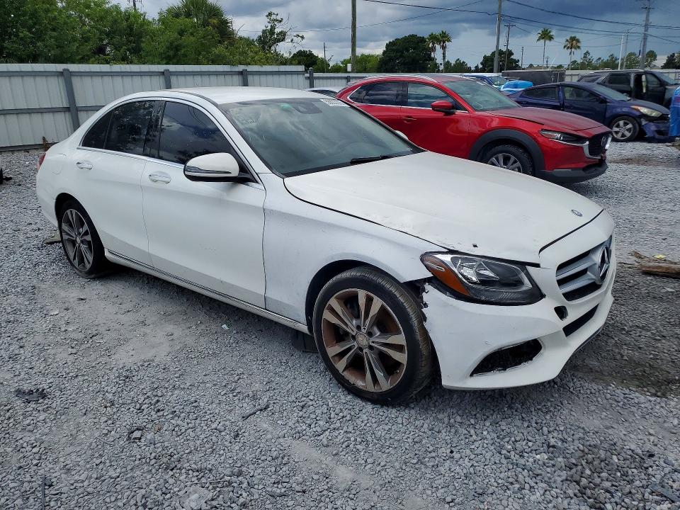 2016 Mercedes-benz C-klasse VIN 55SWF4KBXGU130974 COPART salvage auction — MINOR DENT/SCRATCHES, Fl - Certificate Of Title, sold $4,400 on 2026-07-09 (photo 4)