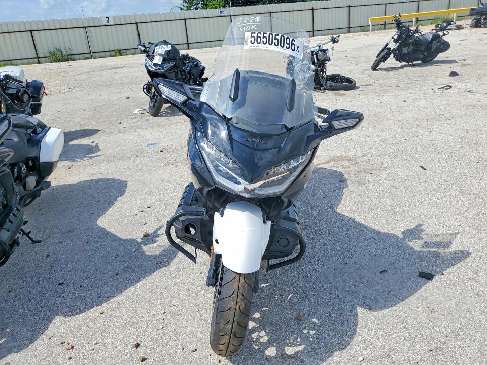 2021 Honda Gl1800c VIN JH2SC7915MK300249 COPART salvage auction — MINOR DENT/SCRATCHES, Tx - Certificate Of Title, sold $8,200 on 2026-07-02 (photo 2)