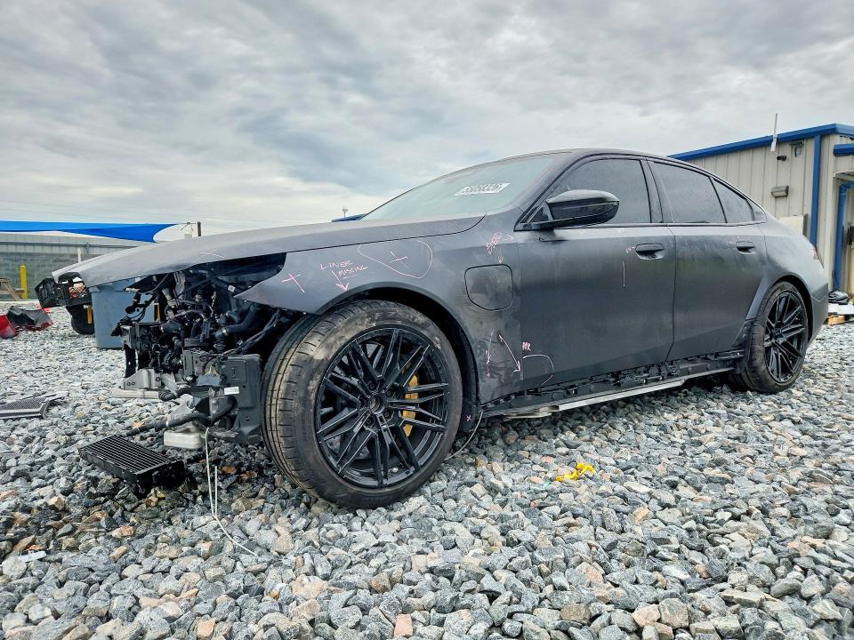 2025 BMW M5 VIN WBS83FK0XSCU38299 — COPART salvage auction photo