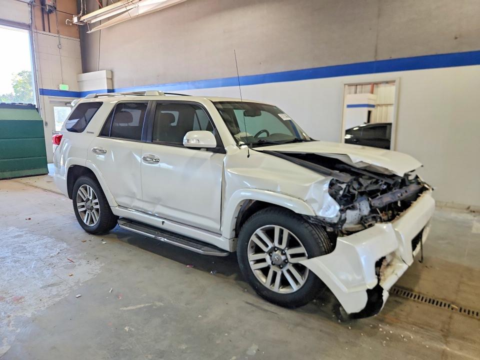 2013 Toyota VIN JTEZU5JR7D5064403 COPART salvage auction — FRONT END, VA - CERT OF TITLE - SALVAGE, sold $6,900 on 2026-07-02 (photo 4)
