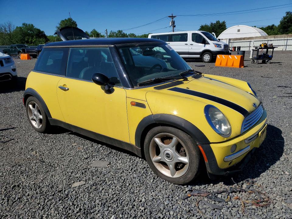 2004 Mini Cooper VIN WMWRC33424TJ59649 COPART salvage auction — MINOR DENT/SCRATCHES, NJ - CERTIFICATE OF TITLE, sold $400 on 2026-07-10 (photo 4)