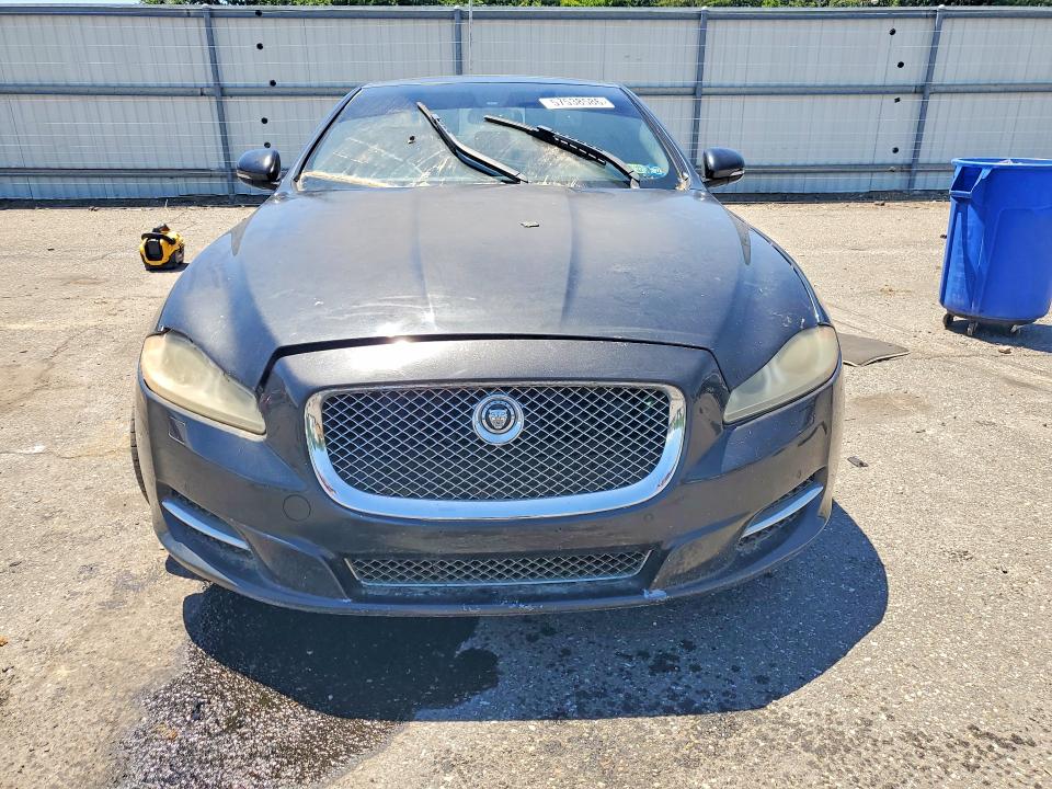 2011 Jaguar Xj series VIN SAJWA1CB3BLV08217 COPART salvage auction — NORMAL WEAR, Pa - Cert Of Title, sold $500 on 2026-07-21 (photo 5)