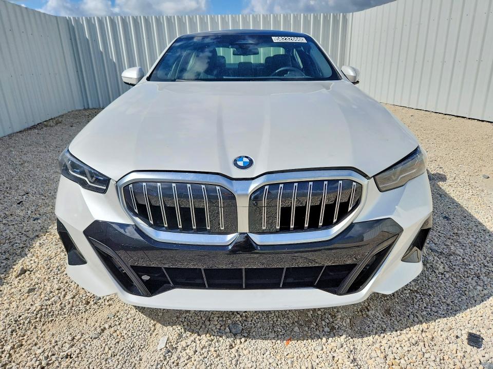 2026 BMW 5 series VIN WBA53FJ09TCW44563 COPART salvage auction — SIDE, FL - CERTIFICATE OF TITLE, sold $39,750 on 2026-07-13 (photo 5)