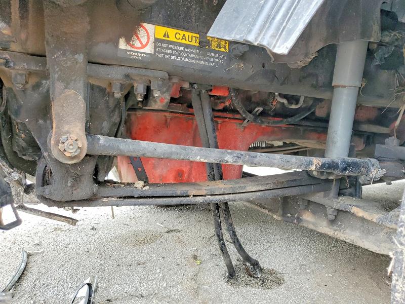 2015 Volvo VIN 4V4NC9TG9FN916024 COPART salvage auction — FRONT END, Il - Salvage Certificate, sold $3,250 on 2026-07-09 (photo 7)