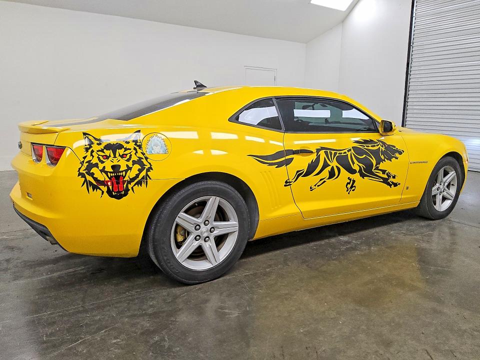 2012 Chevrolet Camaro VIN 2G1FB1E37C9110530 COPART salvage auction — MINOR DENT/SCRATCHES, TX - CERTIFICATE OF TITLE, sold $3,650 on 2026-07-07 (photo 3)