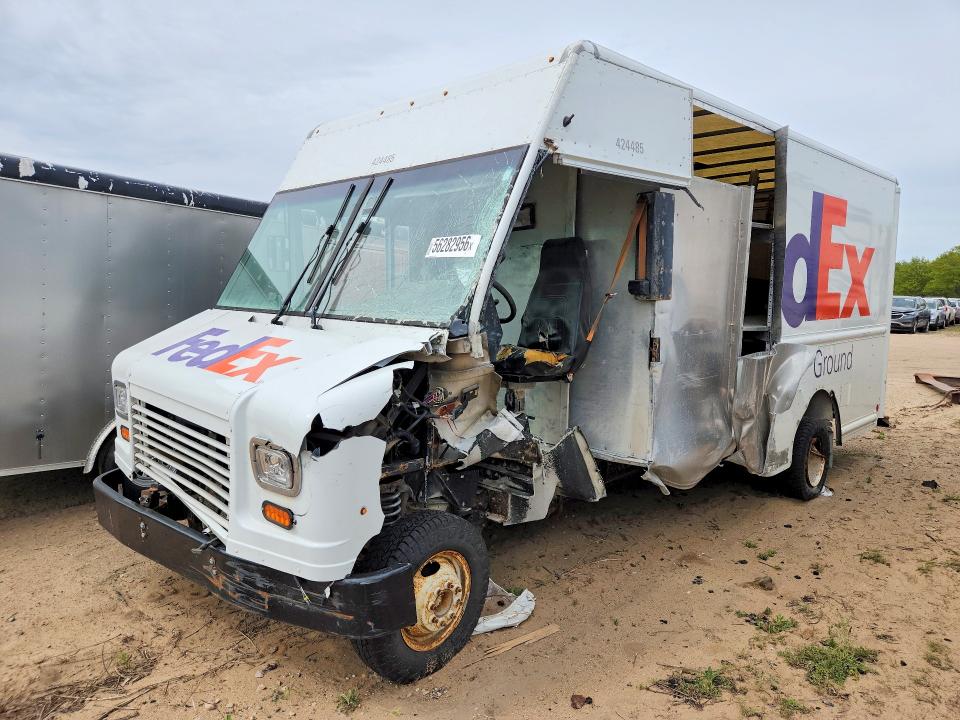 2019 Ford E-450 VIN 1FC3E4K66KDC43587 COPART salvage auction — FRONT END, Mi - Dealer Only Clean Title, sold $3,050 on 2026-07-08 (photo 1)