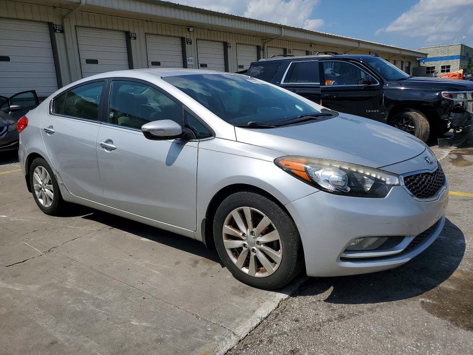 2015 Kia Forte VIN KNAFX4A8XF5338581 COPART salvage auction — WATER/FLOOD, Ky - Cert Of Title-Salvage Water, sold $600 on 2026-07-20 (photo 4)