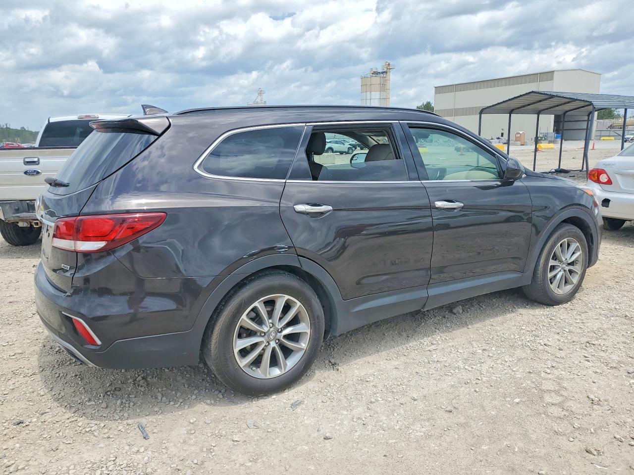 2017 Hyundai Santa Fe VIN KM8SMDHF5HU200174 COPART salvage auction — Side, MO - CERT OF TITLE-REPOSSESSED (P), sold $3,200 on 2026-07-07 (photo 3)