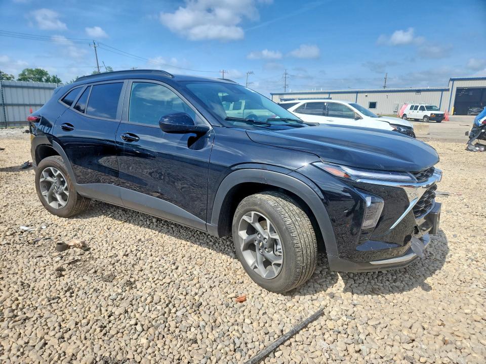 2025 Chevrolet Trax VIN KL77LHEP0SC041429 COPART salvage auction — FRONT END, Il - Salvage Certificate, sold $300 on 2026-07-29 (photo 4)