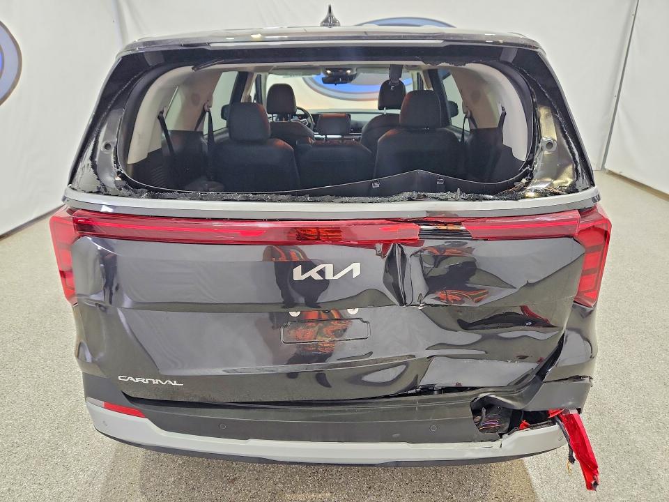 2026 Kia Carnival VIN KNDNB5K35T6601880 COPART salvage auction — REAR END, CA - CERTIFICATE OF TITLE, sold $15,800 on 2026-07-15 (photo 6)