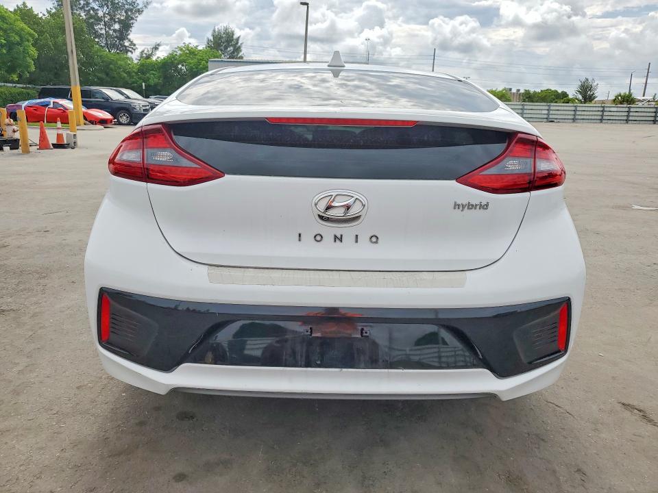 2017 Hyundai VIN KMHC75LC1HU028756 COPART salvage auction — WATER/FLOOD, Fl - Cert Of Title-Slvg Rebld Flood, sold $1,700 on 2026-07-27 (photo 6)