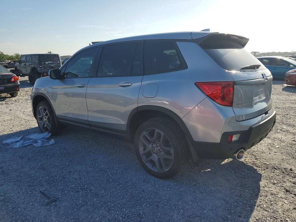 2023 Honda Passport VIN 5FNYF8H59PB028942 COPART salvage auction — WATER/FLOOD, FL - CERT OF TITLE-SLVG REBLD FLOOD, sold $12,100 on 2026-07-28 (photo 2)