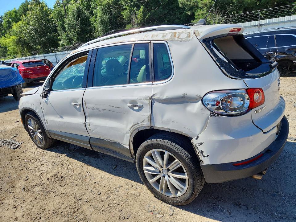 2011 Volkswagen Tiguan VIN WVGBV7AX3BW521837 COPART salvage auction — ROLLOVER, Va - Certificate Of Title, sold $125 on 2026-07-28 (photo 2)