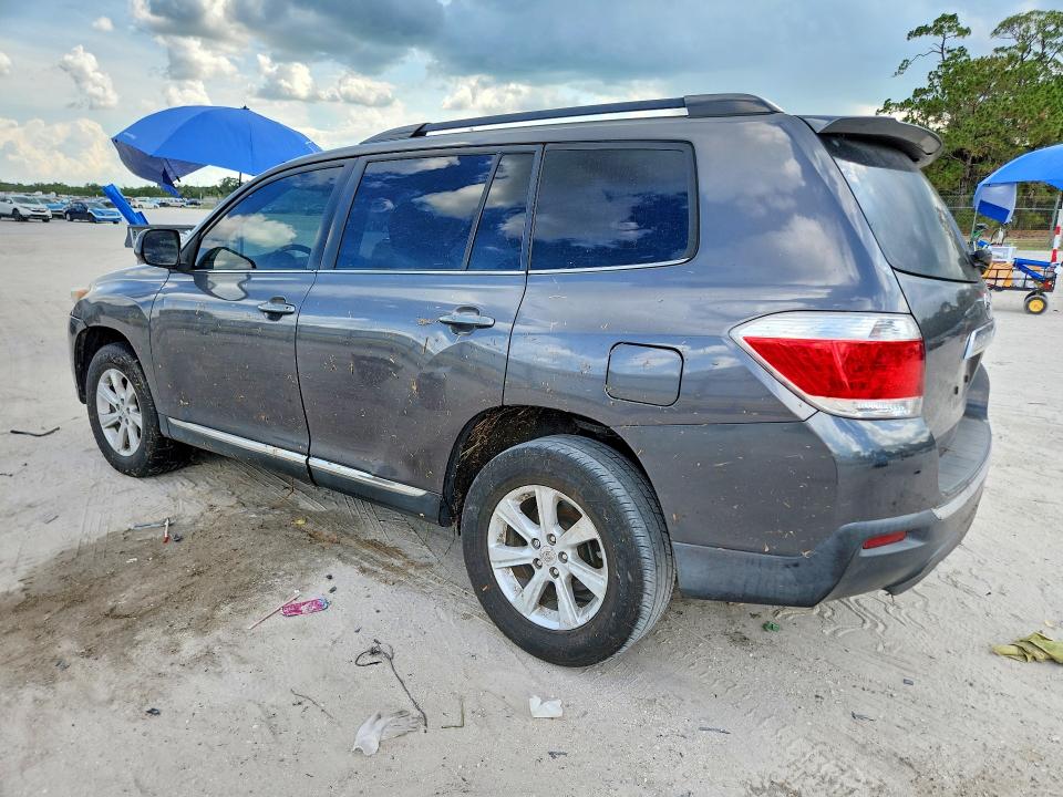 2012 Toyota Highlander VIN 5TDZK3EHXCS078837 COPART salvage auction — WATER/FLOOD, Fl - Cert Of Title Slvg Rebuildable, sold $1,100 on 2026-07-15 (photo 2)
