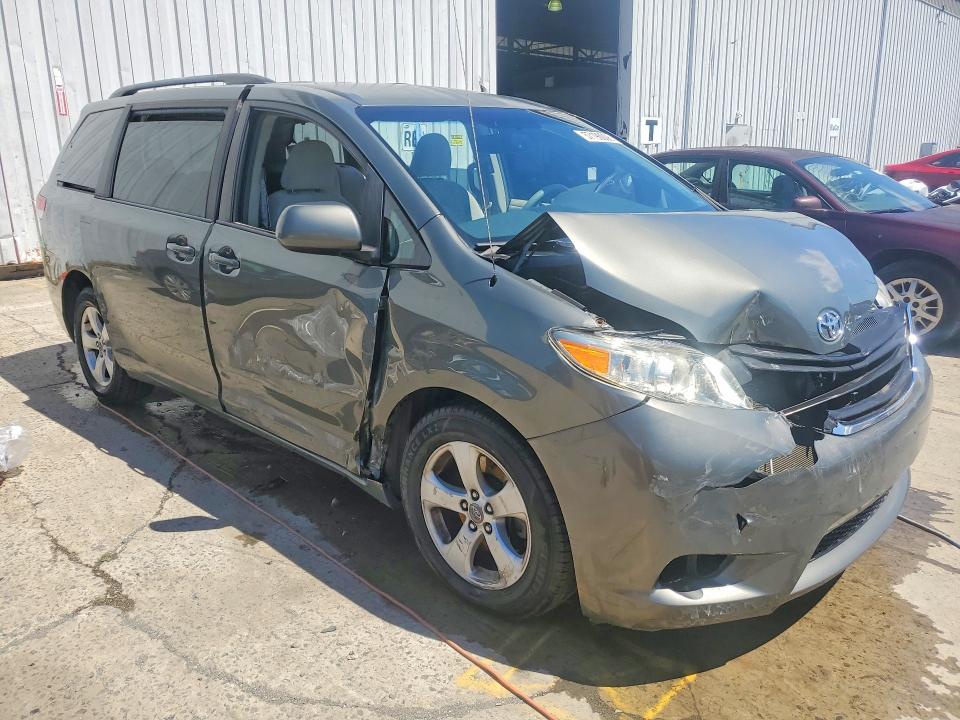 2011 Toyota Sienna VIN 5TDKK3DC6BS076606 COPART salvage auction — FRONT END, NJ - CERT OF TITLE-SALVAGE, sold $1,100 on 2026-07-27 (photo 4)