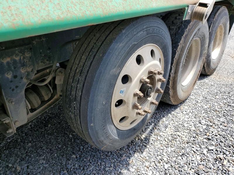 2017 Mack Gu713 VIN 1M2AX04C1HM036042 COPART salvage auction — ROLLOVER, NC - SALVAGE CERTIFICATE OF TITLE, sold $8,800 on 2026-08-13 (photo 9)