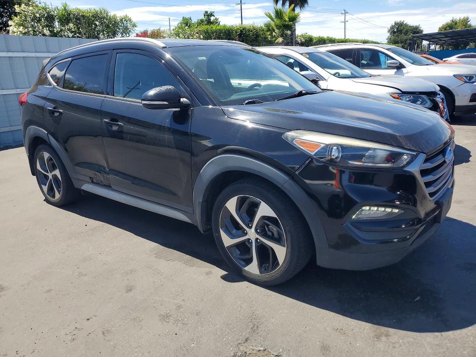 2017 Hyundai Tucson VIN KM8J33A28HU390696 COPART salvage auction — SIDE, Ca - Dis/Dlr/Exp Only Clean Title, sold $250 on 2026-07-28 (photo 4)