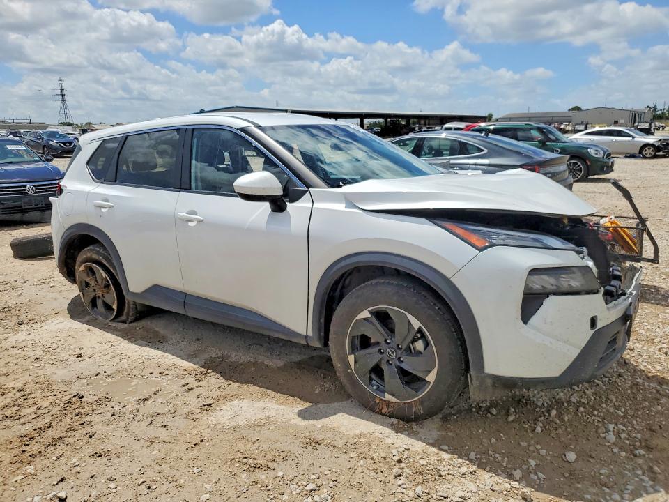 2025 Nissan Rogue VIN JN8BT3BA8SW344008 COPART salvage auction — ROLLOVER, TX - SALVAGE VEHICLE TITLE (P), sold $1,250 on 2026-07-17 (photo 4)