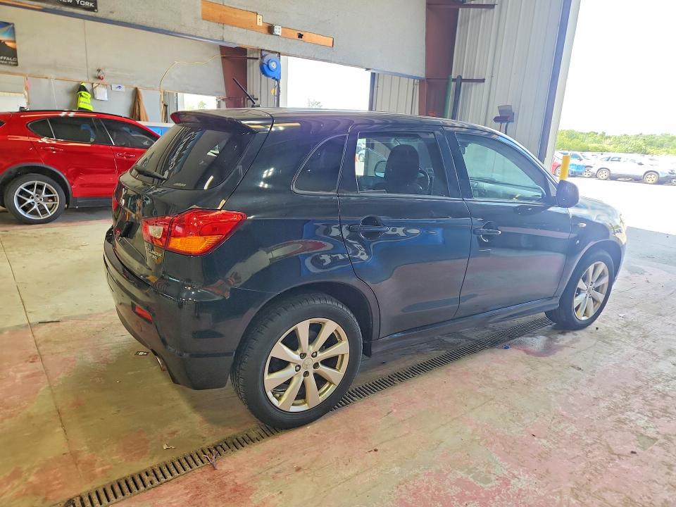 2012 Mitsubishi VIN JA4AR4AU3CZ002175 COPART salvage auction — NORMAL WEAR, Ny - Certificate Of Title, sold $500 on 2026-07-06 (photo 3)