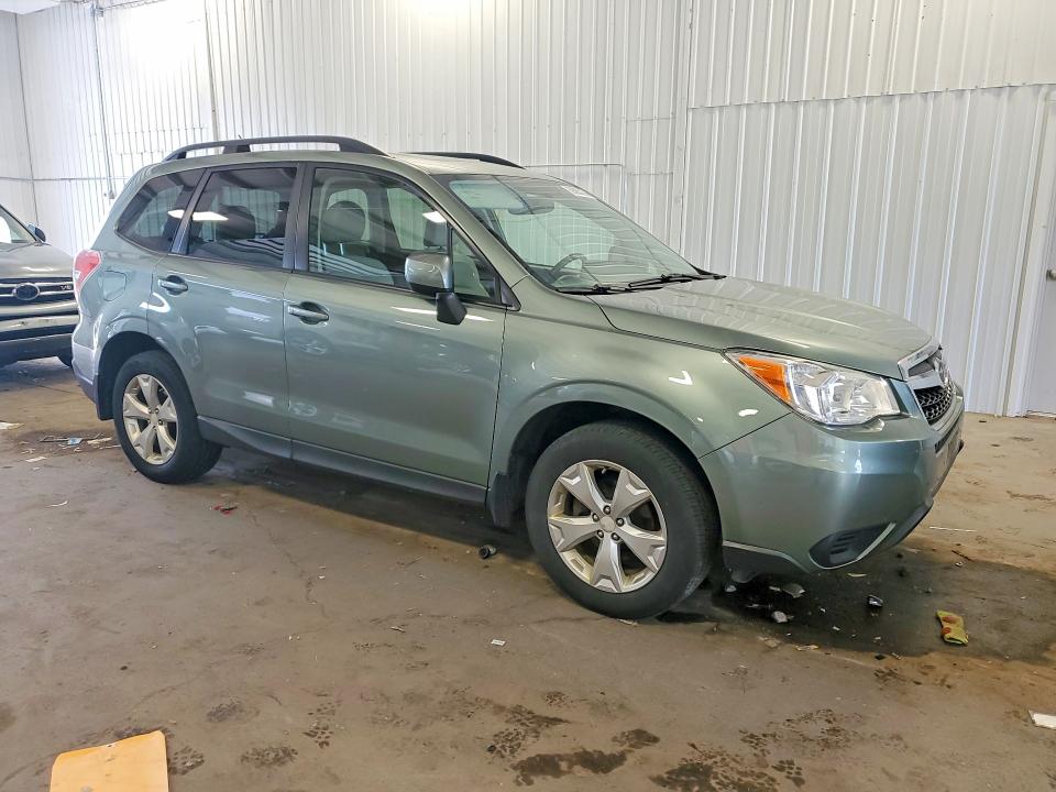 2015 Subaru VIN JF2SJADC4FH584690 COPART salvage auction — MINOR DENT/SCRATCHES, Salvage Title, sold $625 on 2026-07-23 (photo 4)