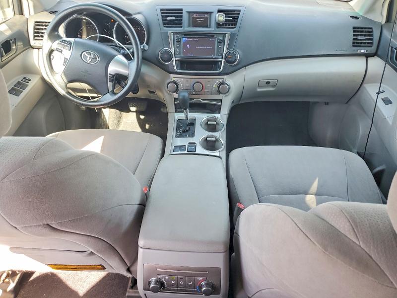 2013 Toyota Highlander VIN 5TDZA3EH3DS032304 COPART salvage auction — MINOR DENT/SCRATCHES, MT - DIS/DLR/EXP ONLY CLEAN TITLE (P), sold $4,500 on 2026-07-20 (photo 8)