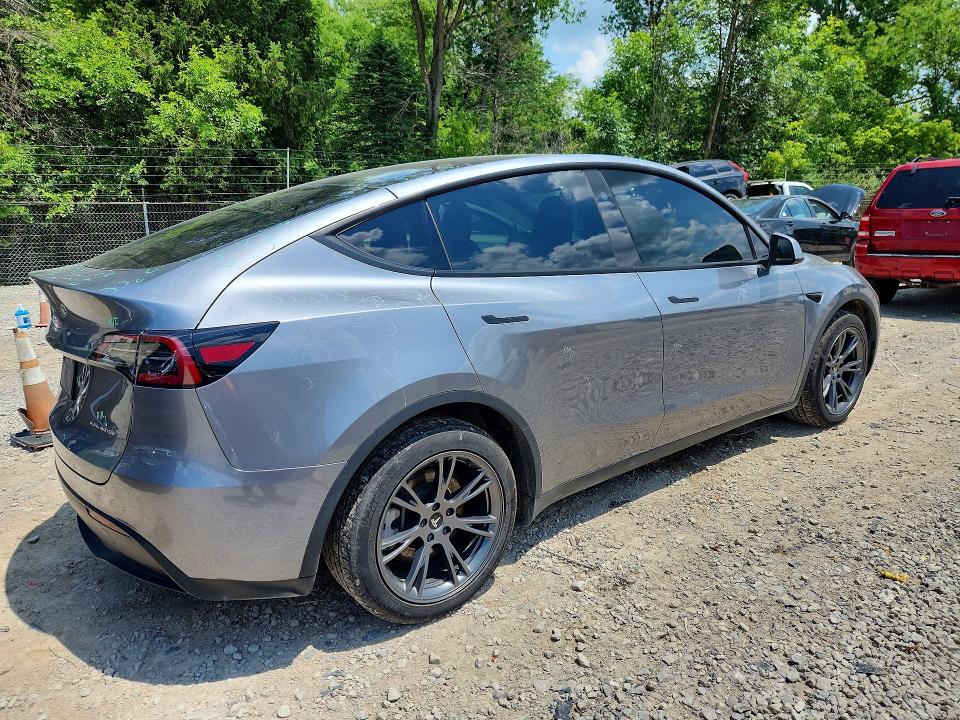 2024 Tesla Model y VIN 7SAYGAEE7RF209701 COPART salvage auction — HAIL, Oh - Cert Of Title-Salvage, sold $12,200 on 2026-07-29 (photo 3)