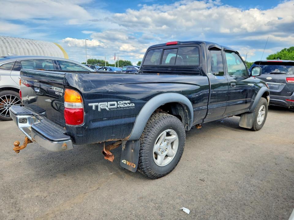 2002 Toyota Tacoma VIN 5TEWN72N92Z898565 COPART salvage auction — MINOR DENT/SCRATCHES, Oh - Cert Of Title-Rebuilt Salvage, sold $3,550 on 2026-07-23 (photo 3)