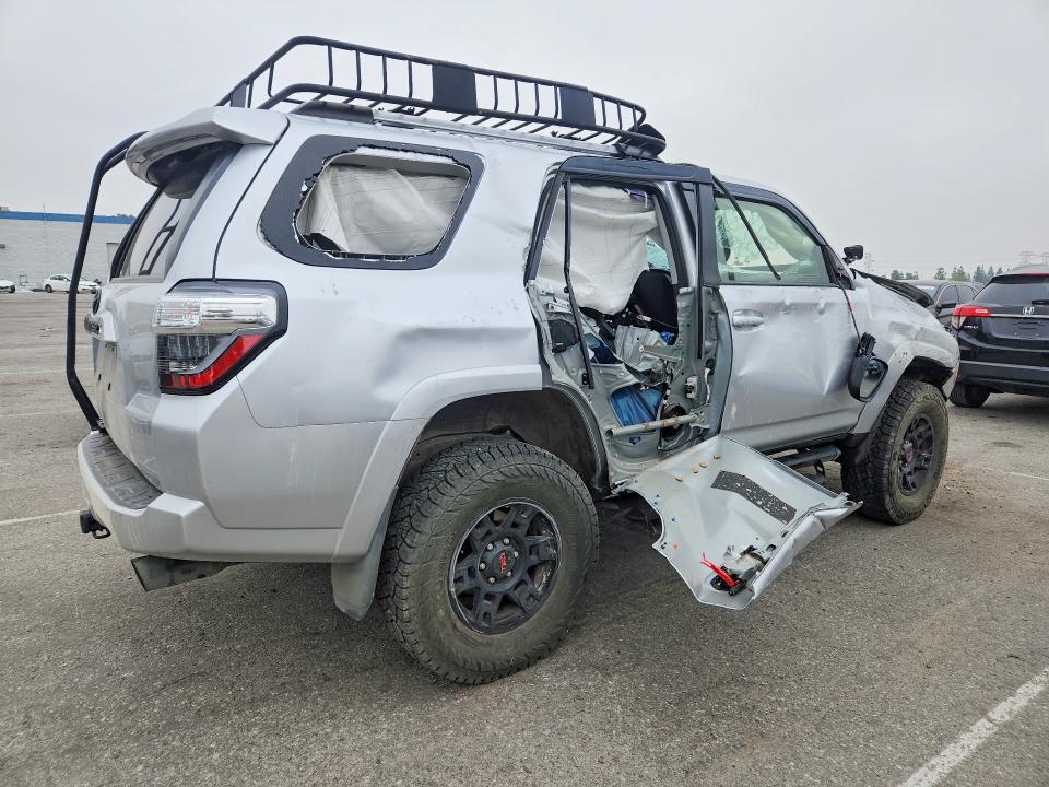 2020 Toyota VIN JTEZU5JR2L5217204 COPART salvage auction — ROLLOVER, CA - SALVAGE CERTIFICATE, sold $5,900 on 2026-07-30 (photo 3)