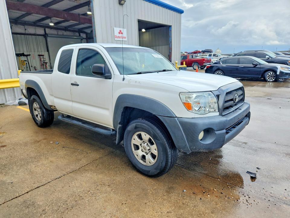 2008 Toyota Tacoma VIN 5TETX62N28Z473771 COPART salvage auction — SIDE, Tx - Salvage Vehicle Title, sold $250 on 2026-07-29 (photo 4)